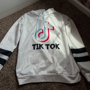 TIKTOK sweatshirt size S